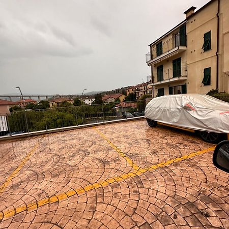 インペリアFronte Mare-Piscina- Pista Ciclabileアパートメント エクステリア 写真